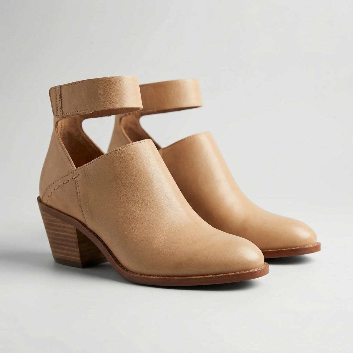 Women's Leather Ankle Boots Ankle Strap Cut-Out Block Heel Pointed Toe Booties