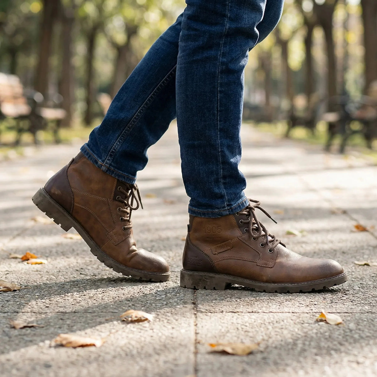 Men's Suede Chukka Desert Boots Lace-Up Round Toe Crepe Sole Ankle Boots