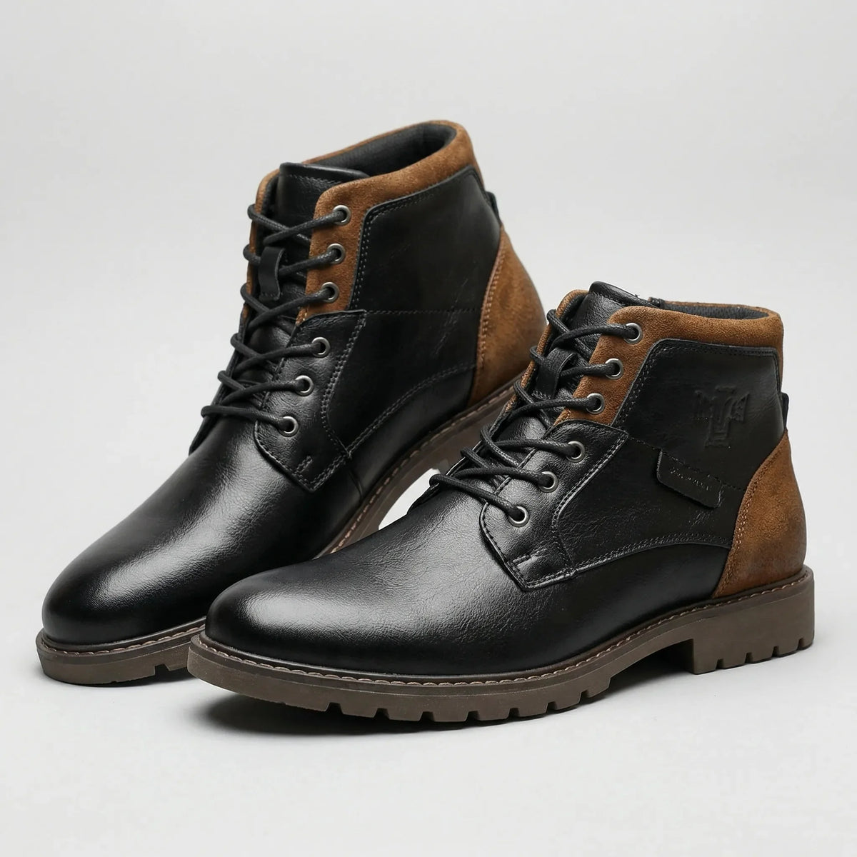 Men's Suede Chukka Desert Boots Lace-Up Round Toe Crepe Sole Ankle Boots