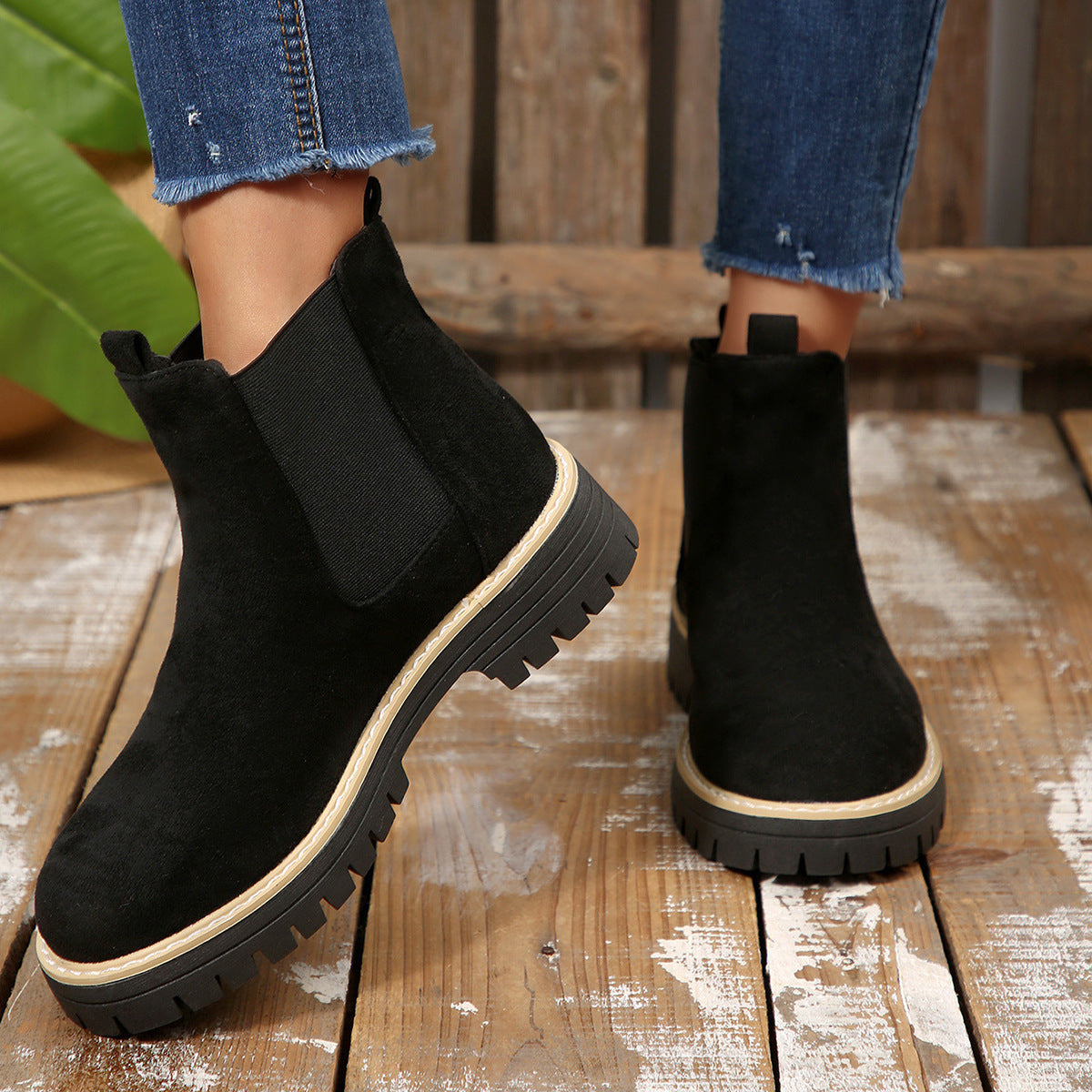 Women's Suede Chelsea Ankle Boots Elastic-Gore Tractor Lug-Sole
