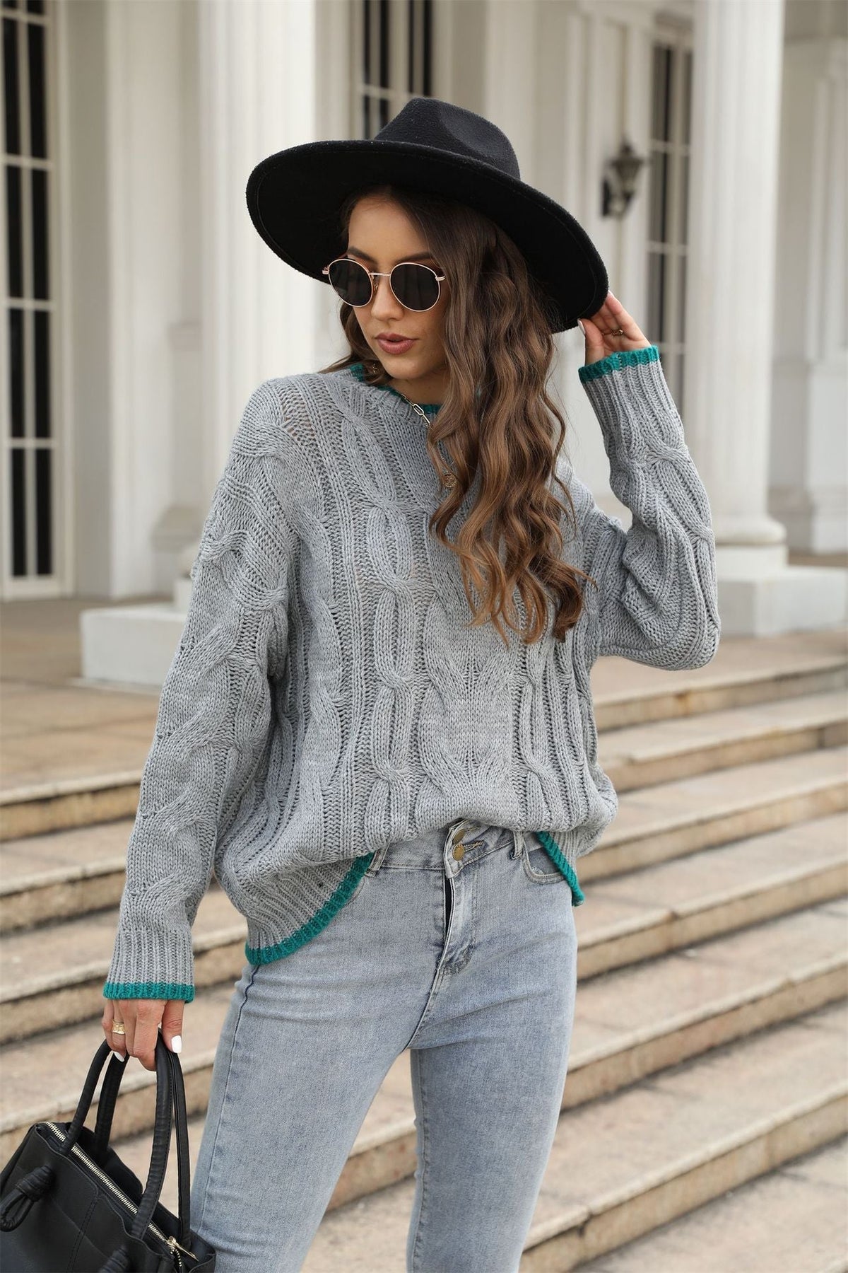 Women's Chunky Cable Knit Sweater Crewneck Contrast-Tip Oversized Relaxed Pullover