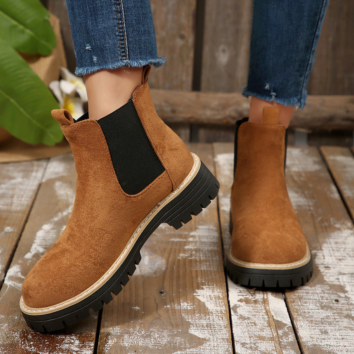 Women's Suede Chelsea Ankle Boots Elastic-Gore Tractor Lug-Sole