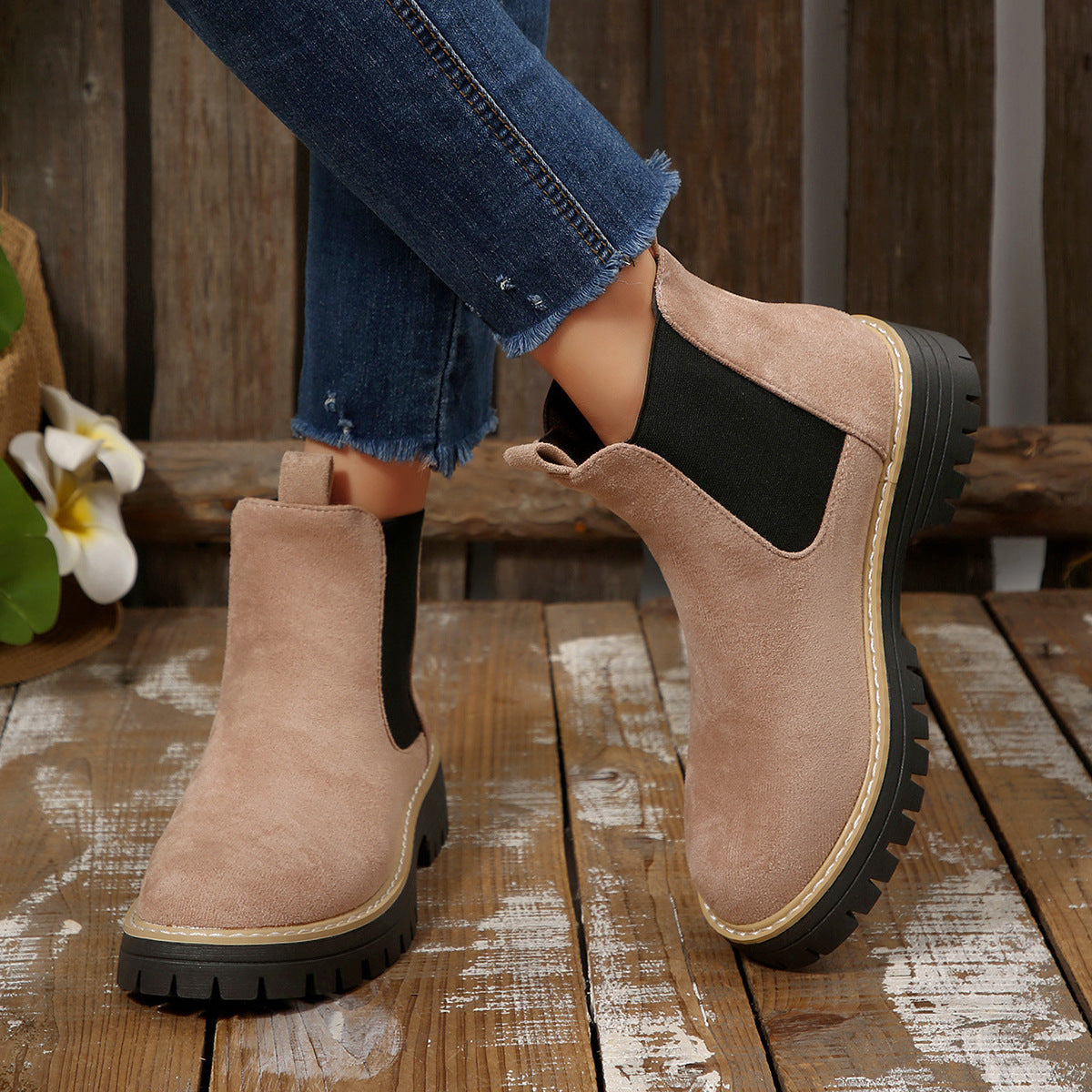 Women's Suede Chelsea Ankle Boots Elastic-Gore Tractor Lug-Sole