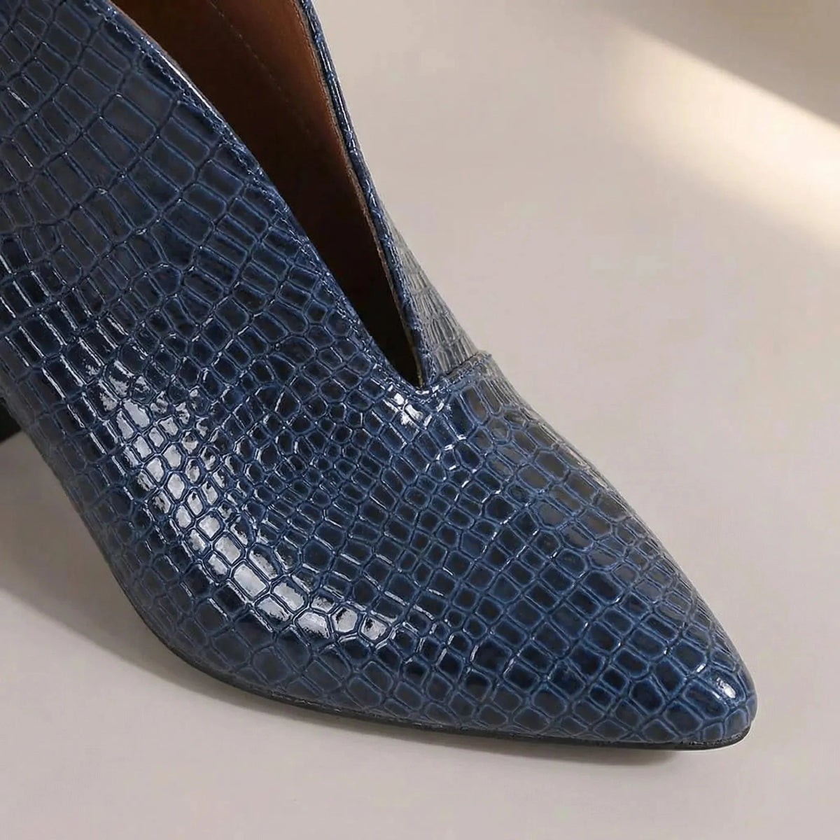 Women's Croc Leather Ankle Boots V-Cut Block Heel Pointed-Toe