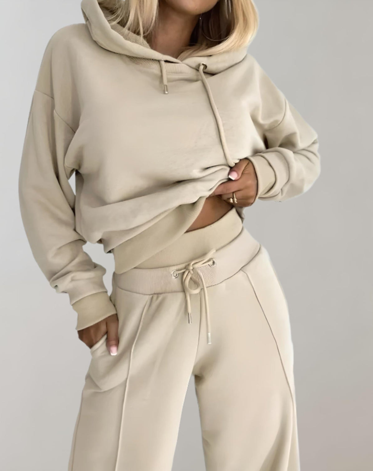 Women's Two-Piece Tracksuit Cropped Hoodie Wide-Leg Pants Drawstring Athleisure