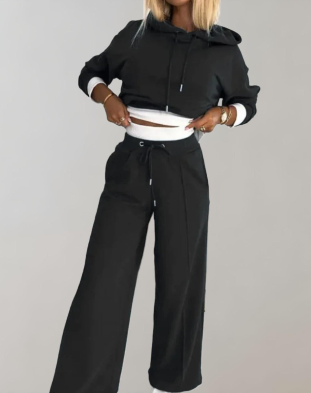 Women's Two-Piece Tracksuit Cropped Hoodie Wide-Leg Pants Drawstring Athleisure